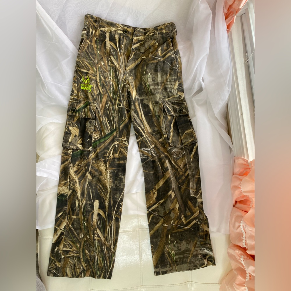 REALTREE CARGO PANTS SIZE (10/12) L